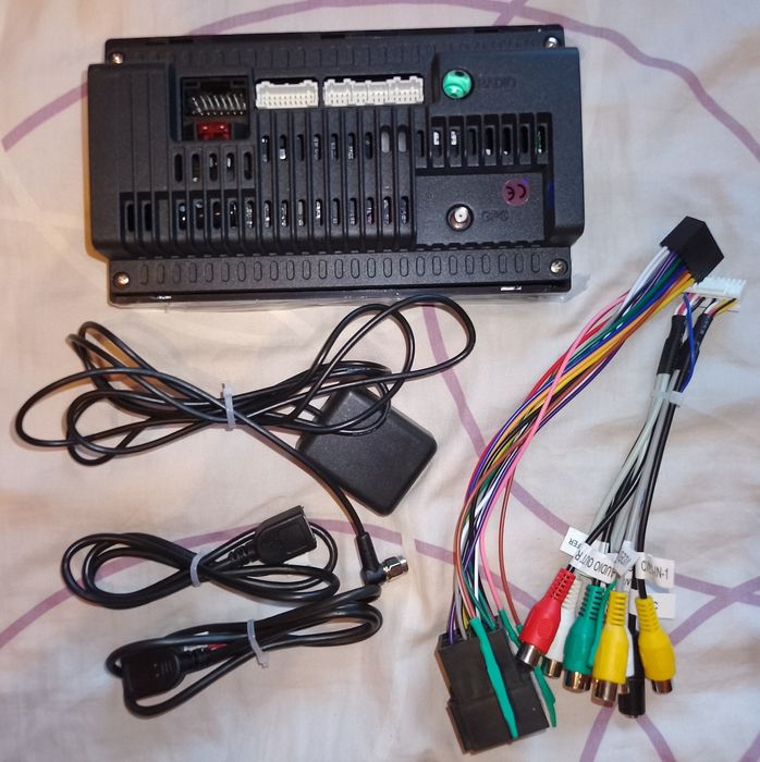 Radio android, GPS, wi-fi, bluetooth