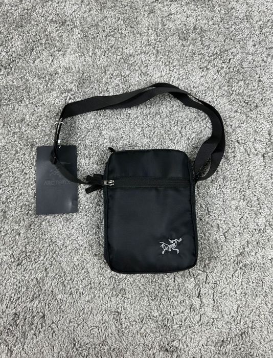 Сумка через плече ARC’TERYX | барсетка нейлонова 23х17 см