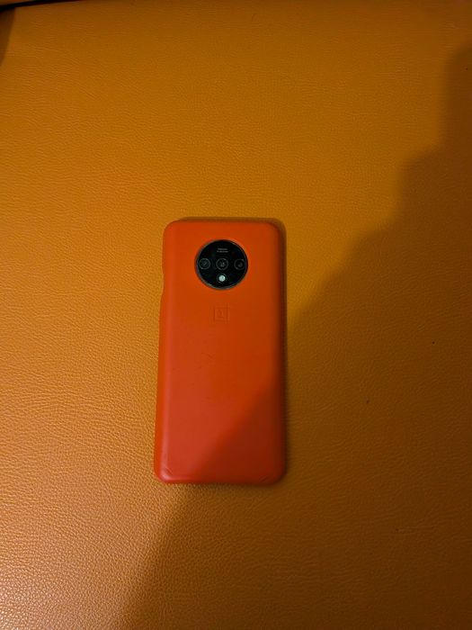 OnePlus 7T 8gb ram 128gb storage