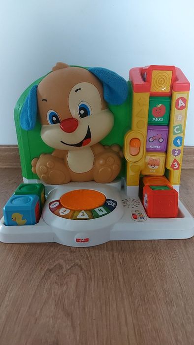 Fisher price stacja szczeniaczka