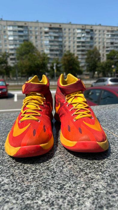 Nike HyperRev [US 12|30 cm]