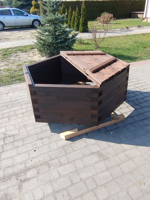 Studnia Drewniana, Cembrowina, Obudowa Na Krąg