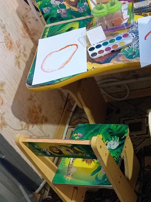 Дитяча парта столик