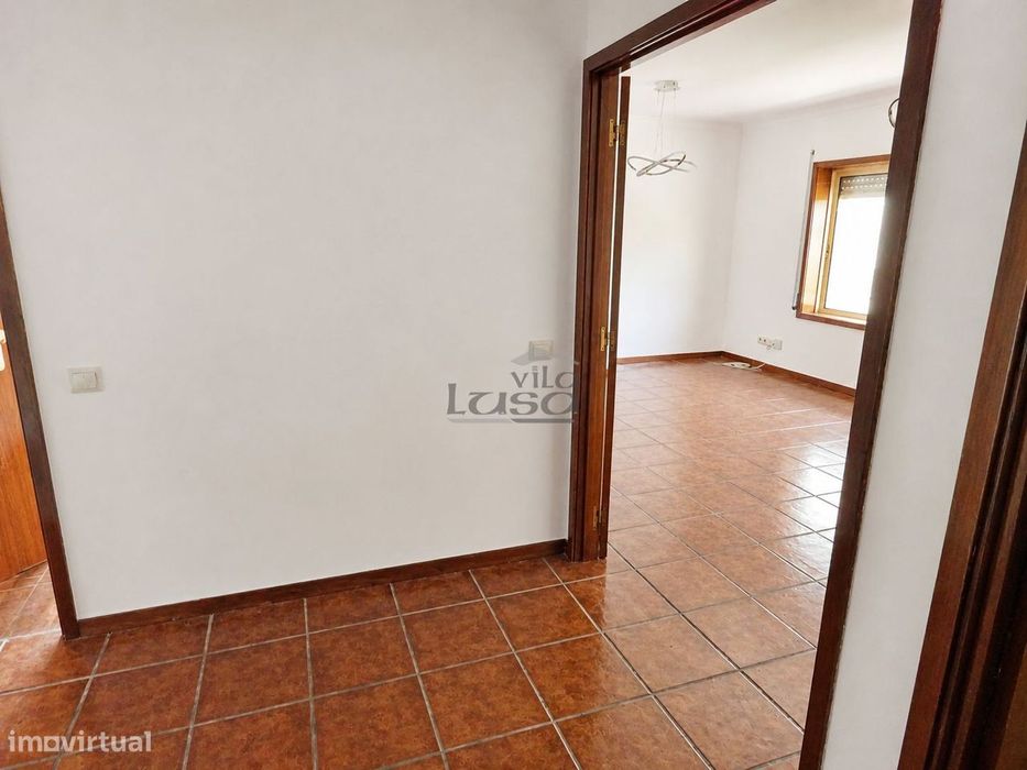T2 Rua da Bélgica totalmente renovado, com 2 frentes, lugar de garagem