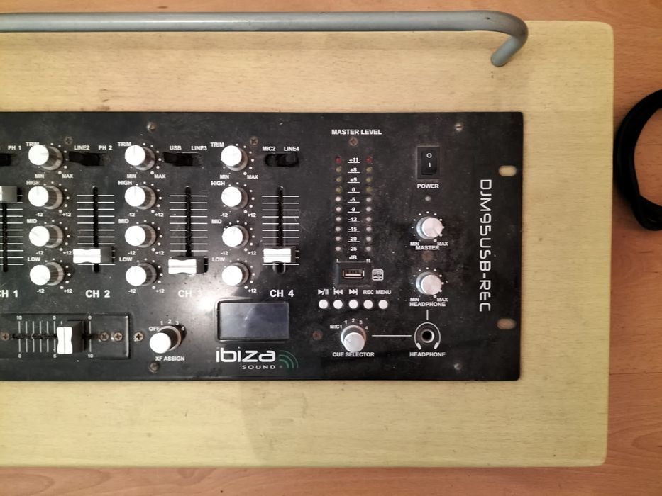 Colunas de Som Range 400W + Mesa Mistura