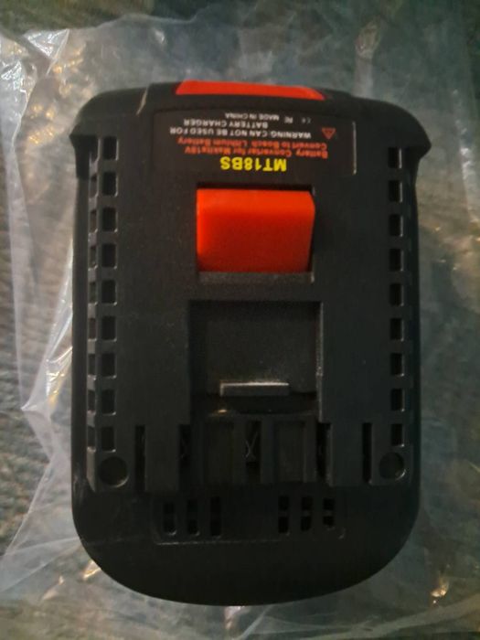 Адаптер для акумуляторів