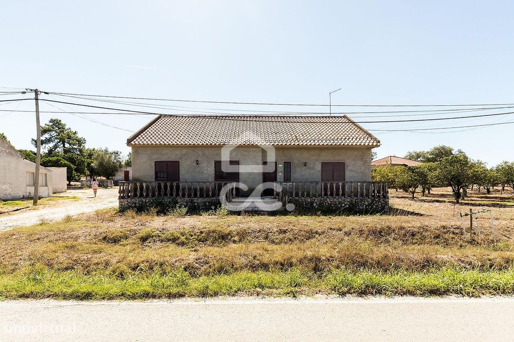 Moradia T3 Isolada inserida num lote de 720 m² em Vendas Novas, Évora