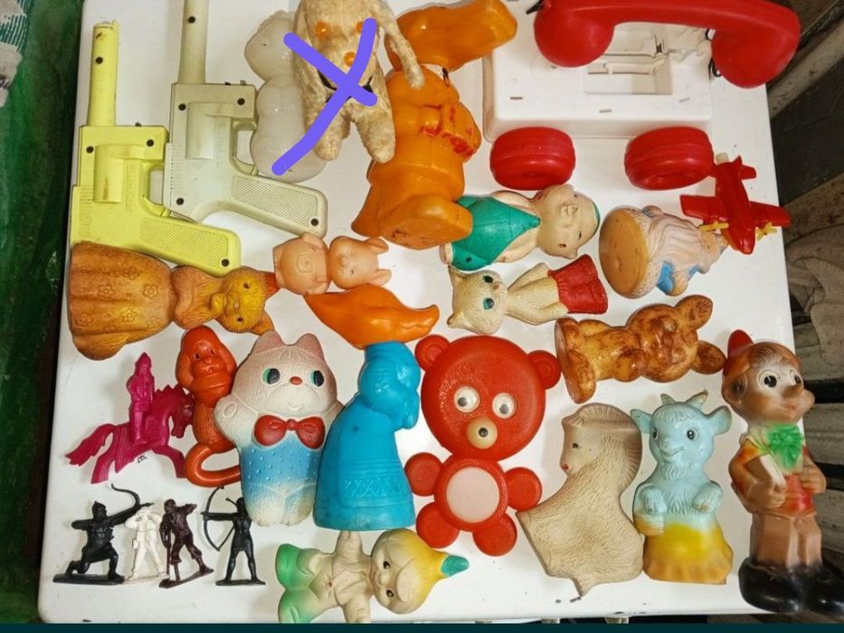 Игрушки СССР резиновые,пластиковые , пистолеты , солдатики,мягкие