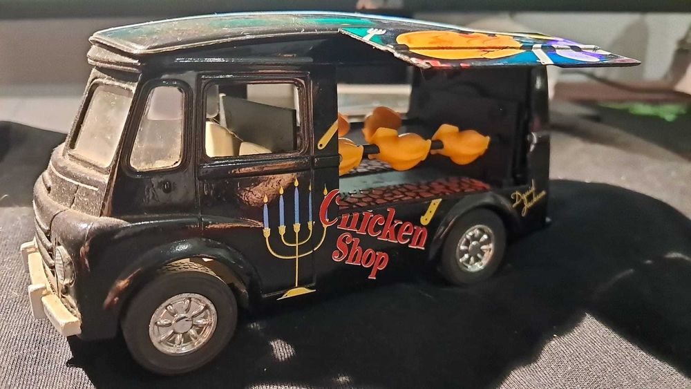 Kintoy - Miniatura Food Truck Frangos - Preto
