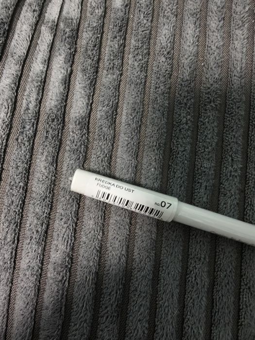 Kredka do ust 07 MIYO