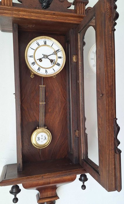 Stary wiszący zegar Kienzle