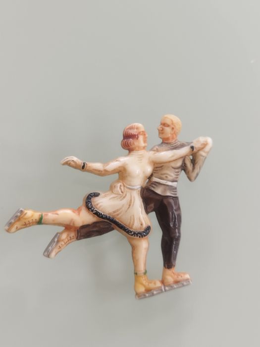Lindos broche antigo de celulóide. Estado muito bom