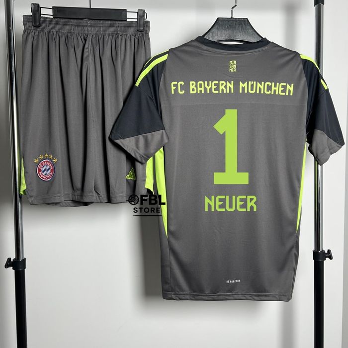 Футбольні форми Баєрн Мюнхен сезону 2025-26