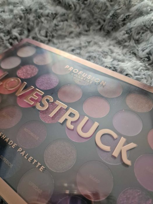 Paleta cieni do powiek Lovestruck 35 Shade Palette Profusion