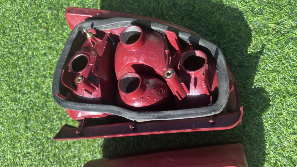 Faróis traseiros Fiat Strada 2002