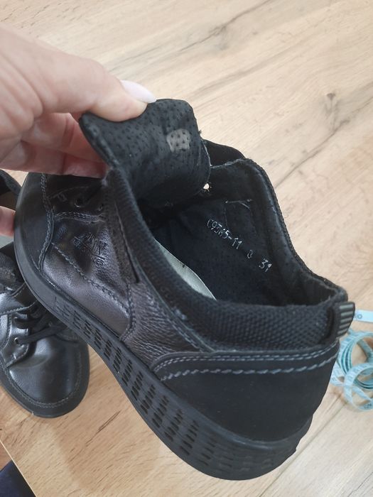 Кроссовки демисезонные