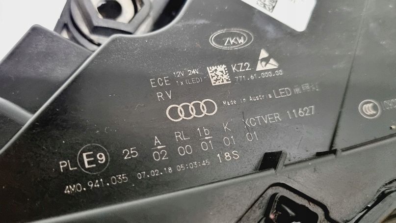 Reflektor prawy i lewy full led Audi Q7 4m0 matrix europa