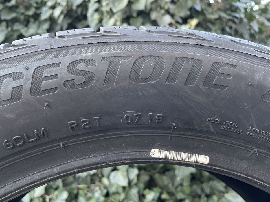 215/55 R17 Bridgestone Turanza T001