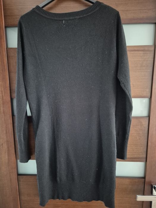 Sweter damski z cekinami w kolorze czarnym