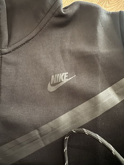 Nike tech black L
