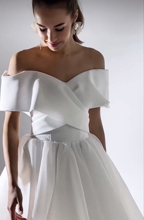 Продам випускну сукню міді