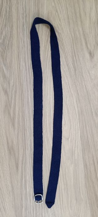 Wełniany granatowy pasek 95 cm włóczka srebrna klamra