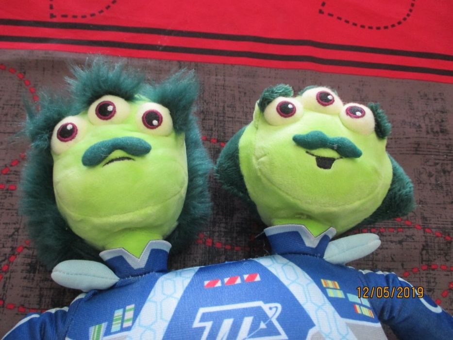 Peluche raro: monstro de 2 cabeças da Disney