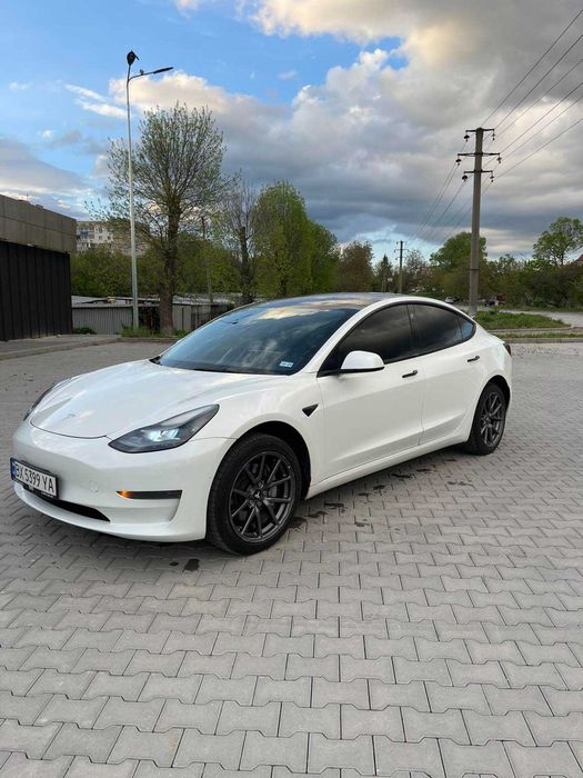 продам Tesla Model 3 2021 I покоління (FL) • 60 kWh (325 к.с.) • Base