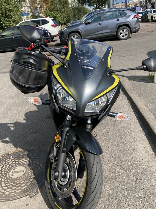 Терміновий продаж Мотоцил Honda cbr300r