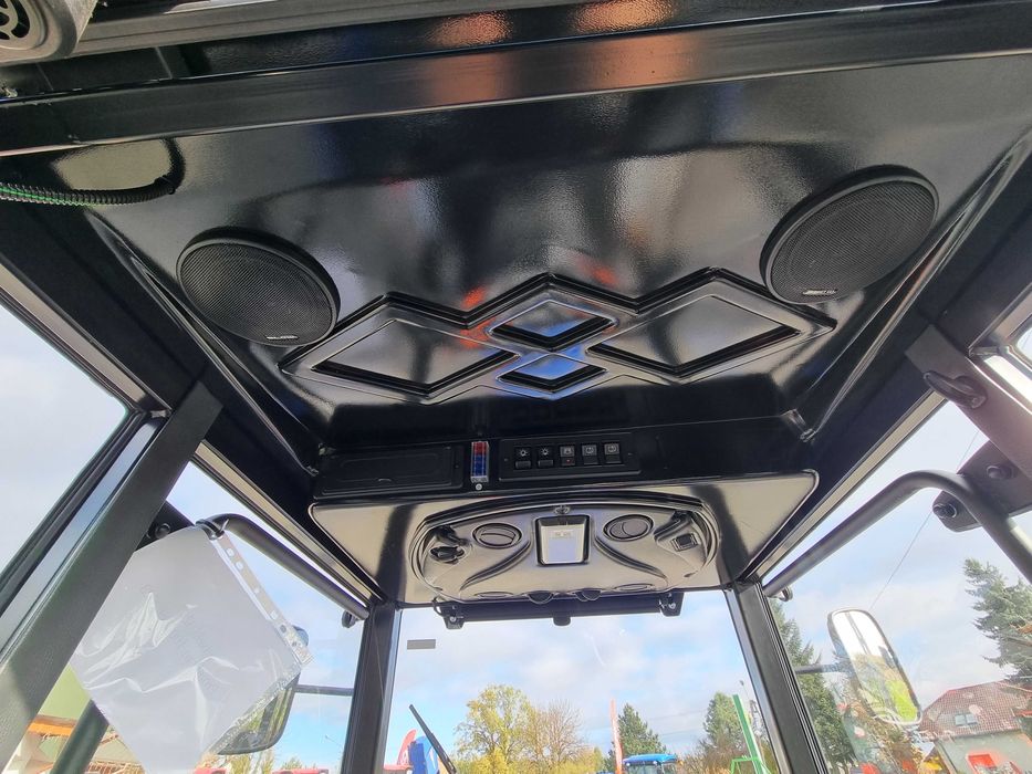 Traktor Iseki TM3267 moc 30 KM napęd 4x4 z kabiną w Super cenie