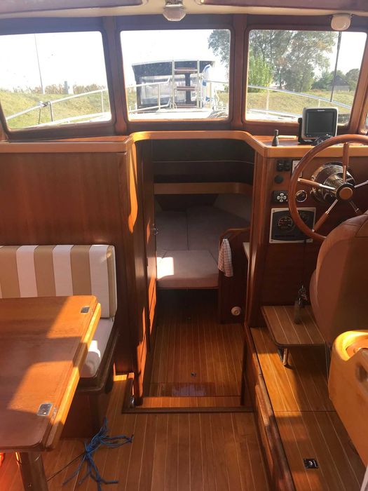 Wyjątkowy Houseboat w Klasycznym Stylu – 100 mth!
