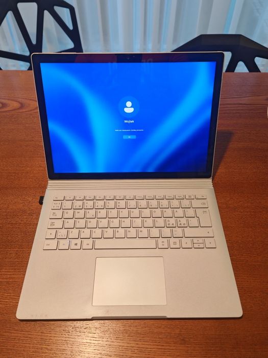 Microsoft Surface Book 2 i7 GTX1050