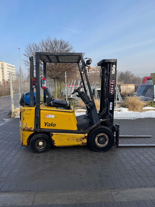 Wózek widłowy gazowy Yale GLP20AF Triplex