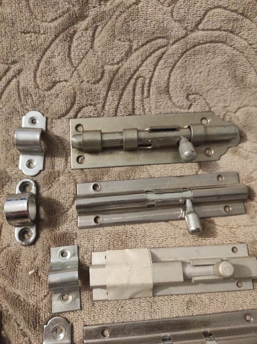 8 Fechos de porta tudo 5€