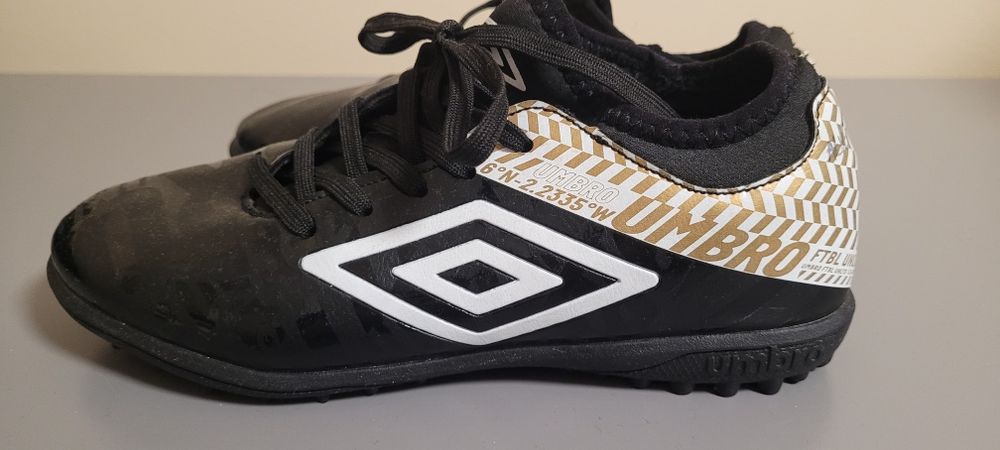 Buty turfy umbro rozm 35