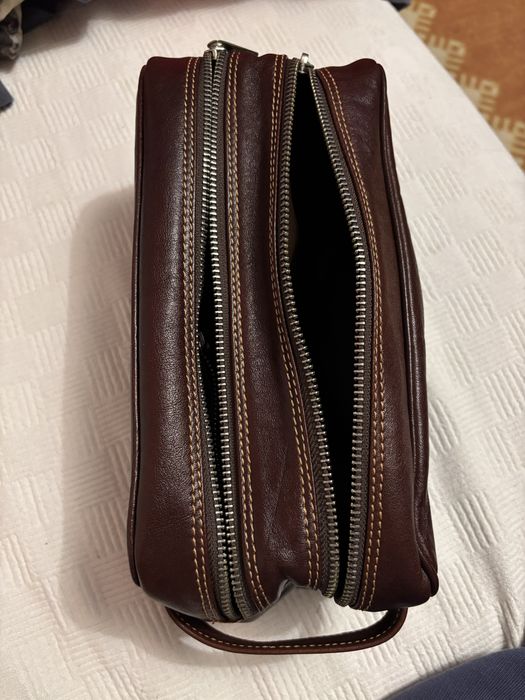 Продам кожаную косметичку