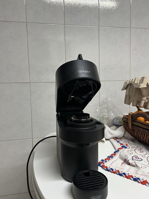 Maquina de Café Nespresso Vertuo Pop