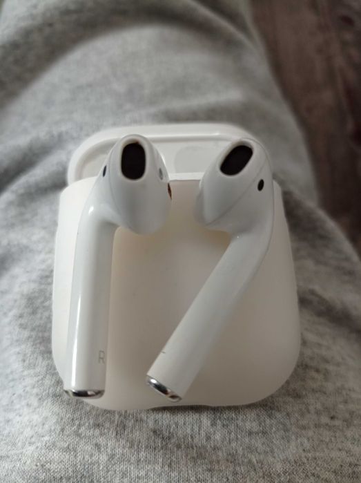Продам  Apple iPhone навушники білого кольору