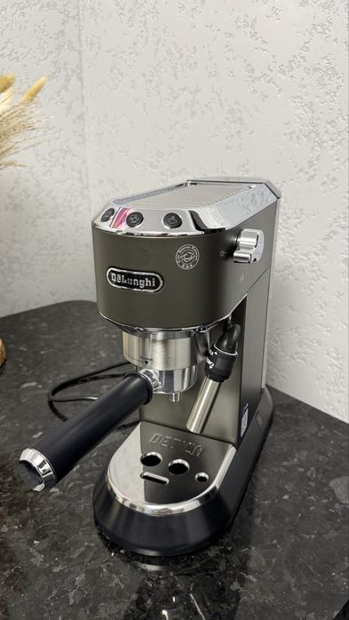 Кавоварка De’Longhi Dedica Arte EC885