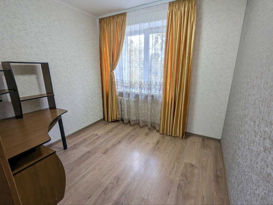 Оренда 3х кімн квартира Міцкевича, центр + гараж