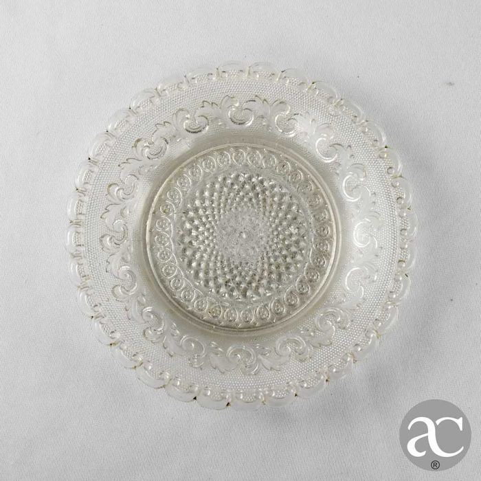 Par de pratos cristal lapidado, possivelmente Vista Alegre, séc. XIX