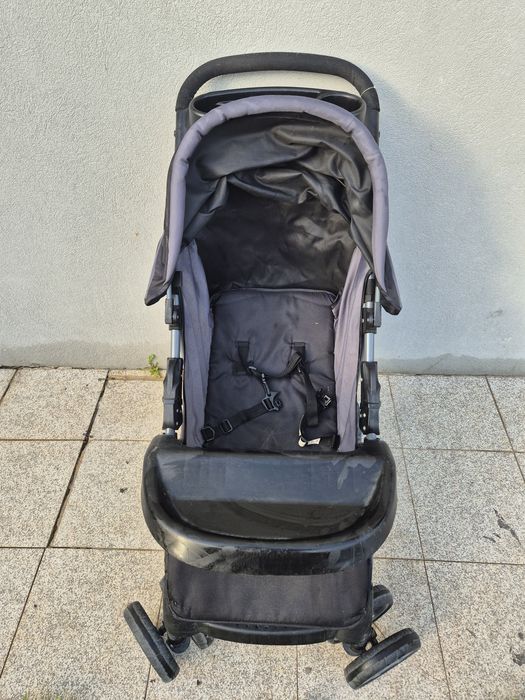Carrinho de Passeio Compacto (Preto/Cinzento) – Muito Prático e Confortável