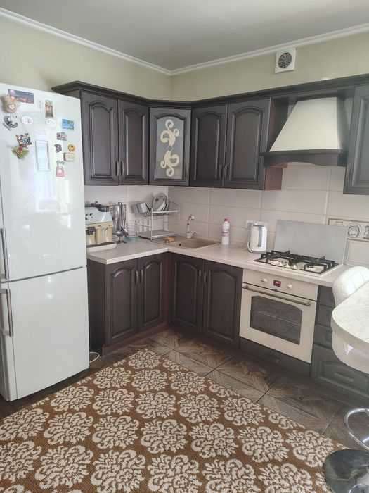 Здам пів будинку р-н 9 школа