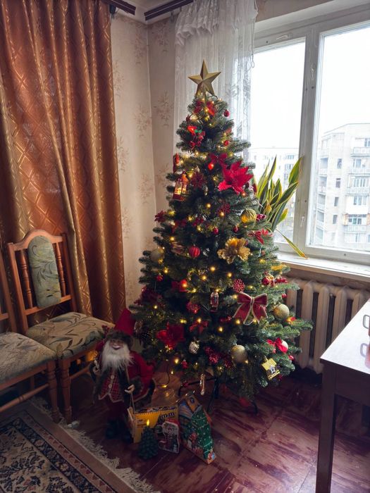 Елка 1.80см, со всеми игрушками