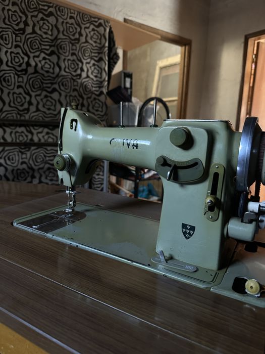 Maquina de custura Oliva