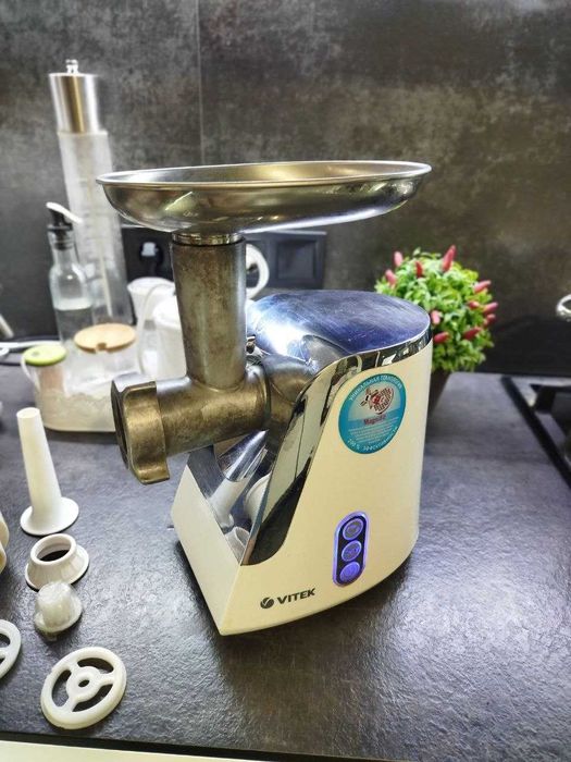 Електром'ясорубка VITEK-1677 W