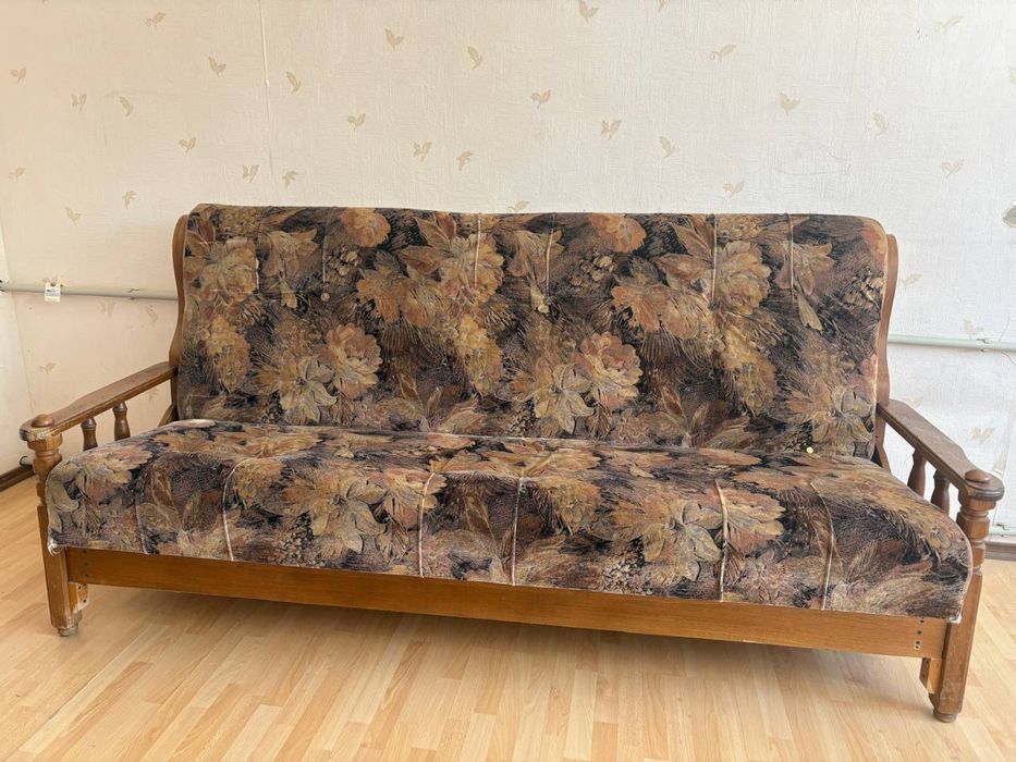 диван книжка б/у с креслом