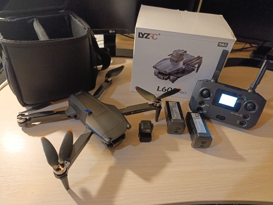 Квадрокоптер дрон с камерой LYZRC L600 PRO