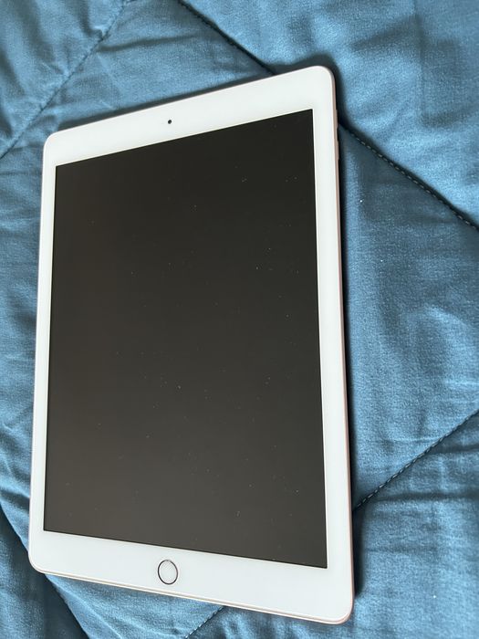 Apple iPad 6th Gen 32GB Wi-Fi Rose Gold
