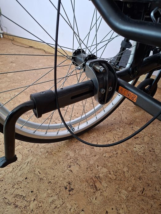 Cadeira de rodas articulada Rea Dahlia 30